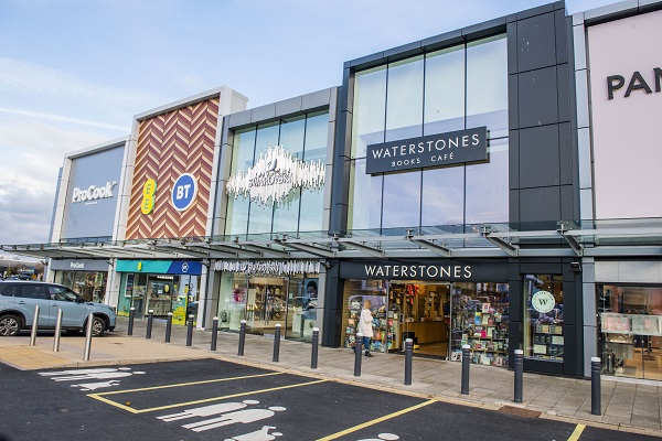 Photo showing outside of Fort Kinnaird shopping centre